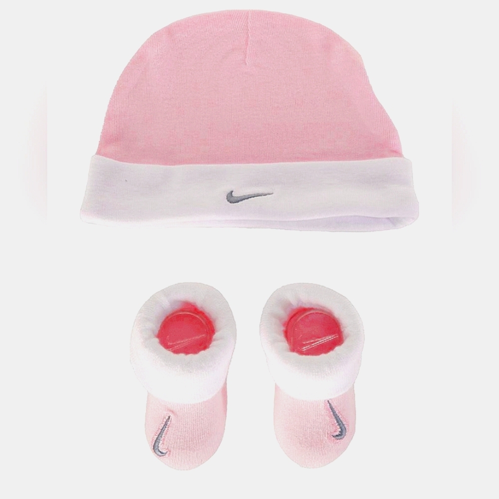NWT  Nike Infant Futura Hat and Bootie 2 Piece Set